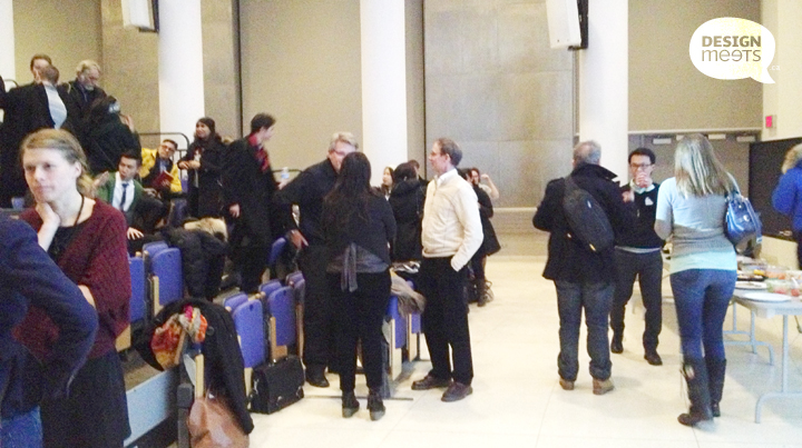 DM-Healthcare3-crowd